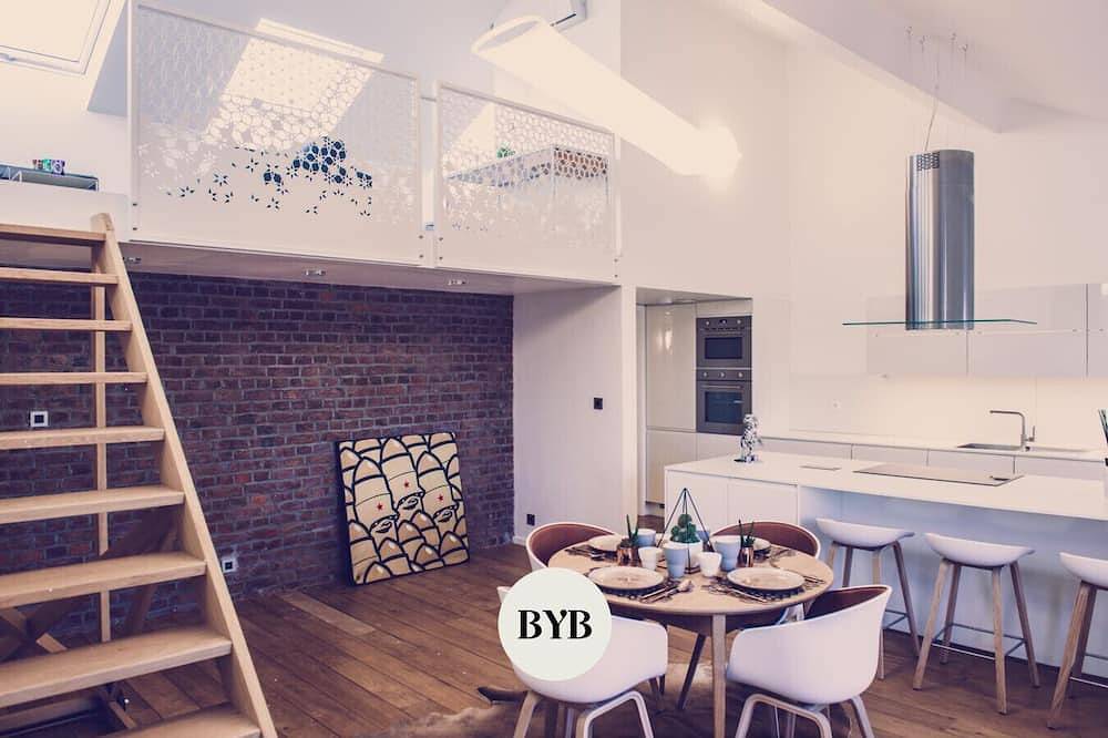 Geheel appartement, Apartment next to the main train station - 3rd floor in Luik, Luik en omgeving
