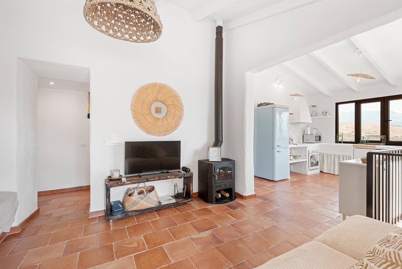 Villa 'Perruchena' com Vista para a Montanha, Wi-Fi e Ar Condicionado in Cútar, Málaga Provincia