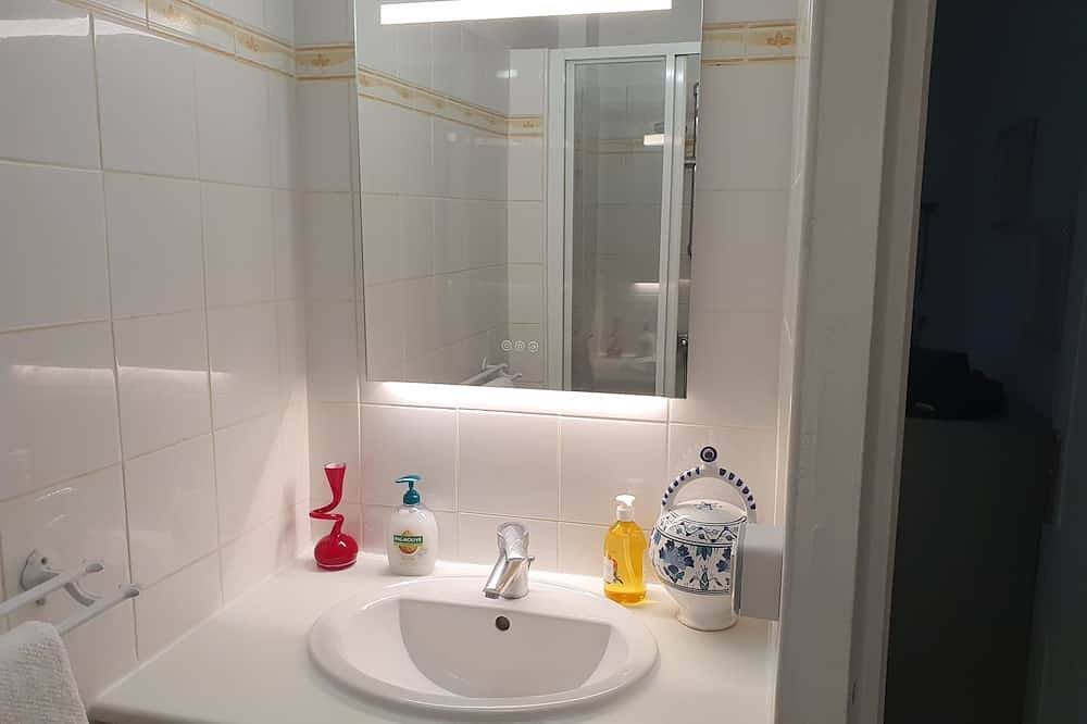 Entire apartment, Le Lilas d Orly Proche Aeroport d Orly in Orly (Île de France), Val-de-Marne