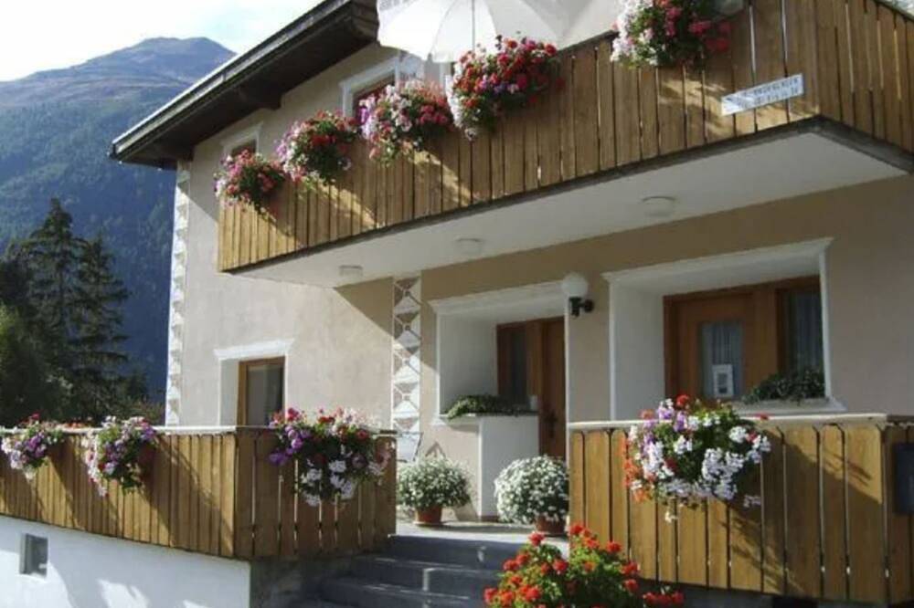 Ganze Wohnung, Chasa Clavuot, (Zernez) in Zernez, Unterengadin