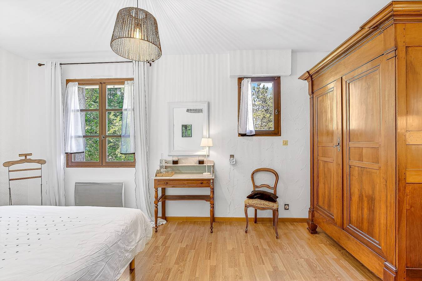 Guest Room – Chambre Blanche 28 m² – Mountain View & Private Pool in Gap, Gap region