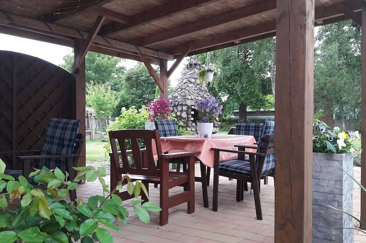 Ferienhaus für 6 Personen, mit Terrasse und Whirlpool sowie Garten in Loose