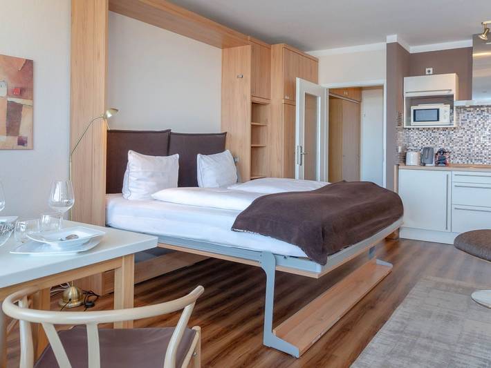 Ganze Ferienwohnung, Ornum 17 - Haus Ornum: Modernes 1-Zimmerappartement mit Schwimmbad in Westerland, Sylt (Gemeinde)