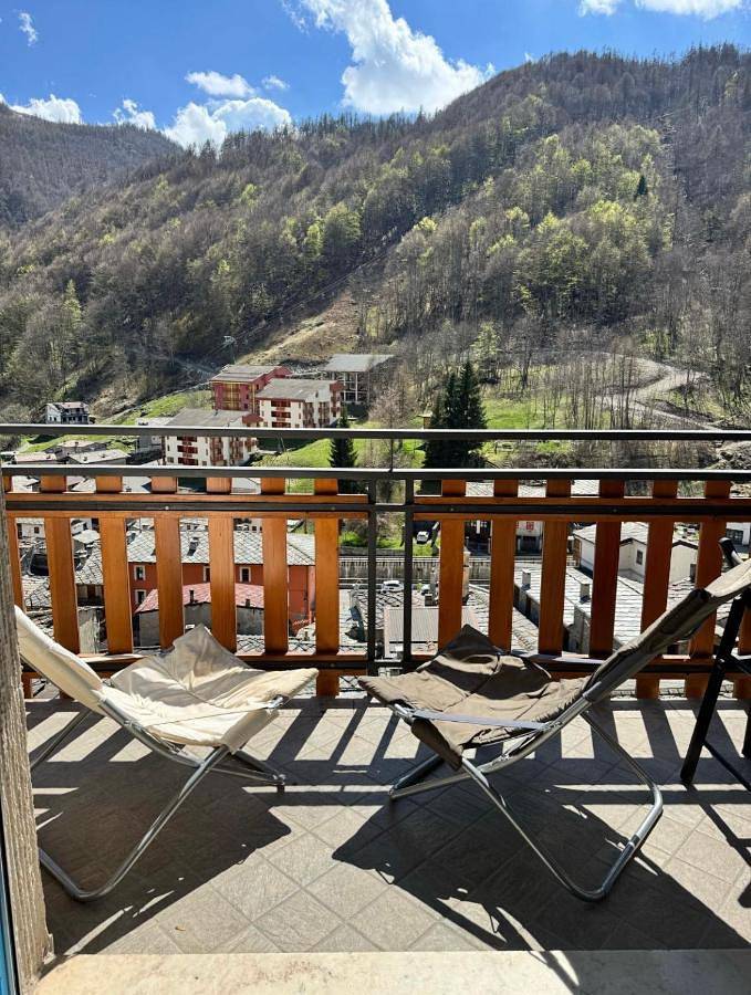 Gîte pour 5 personnes, avec vue et terrasse, animaux acceptés dans Crissolo