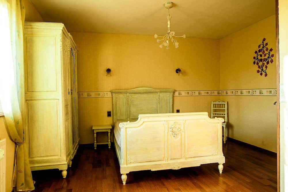 Gite de groupe tout confort ( piscine , spa, sauna, cuisine d'été ) et isolé in Gussainville, Verdun
