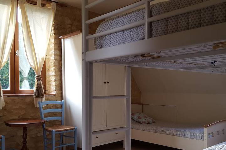 Location de vacances pour 9 personnes, avec terrasse et jardin à Fajoles - 4