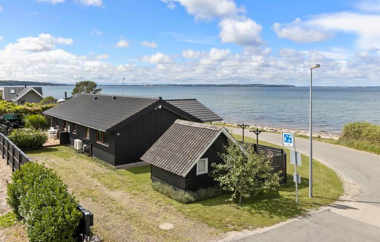 Ferieudlejning for 6 personer, med udsigt og have samt terrasse i Middelfart