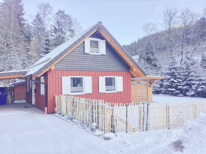 Ferienhaus für 4 Personen, mit Terrasse und Garten