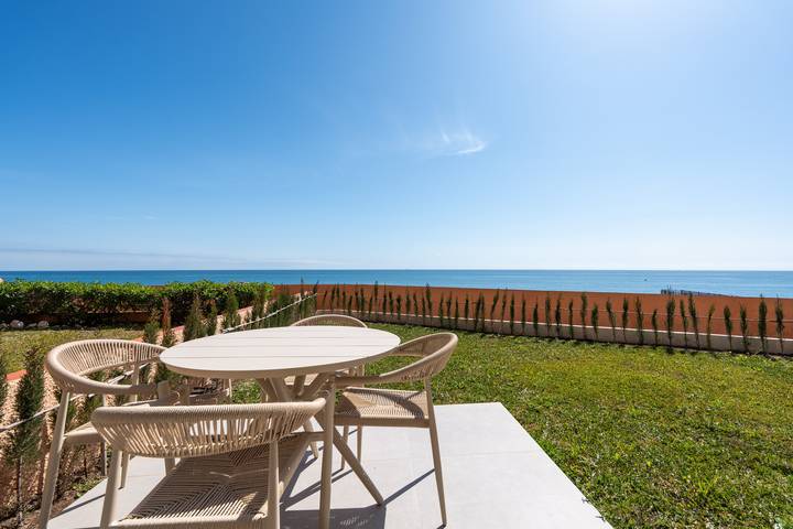 Apartahotel para 4 personas, con Terraza además de Jardín y Piscina en Mijas