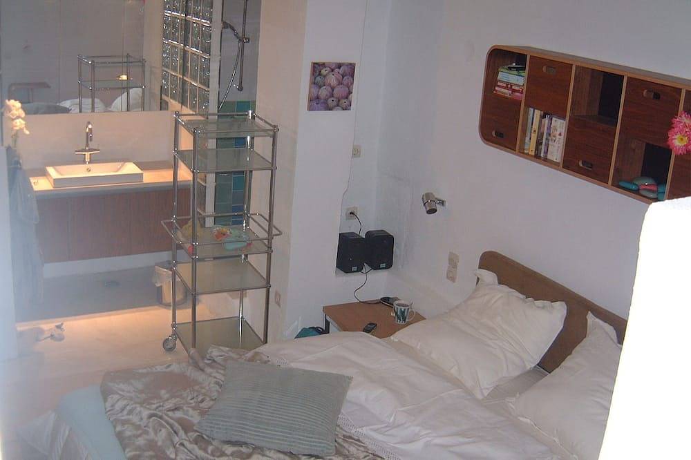 Julia, ein modernes und sehr geschmackvolles Ferienhaus mit viel Komfort. Alte stadt in Skopelos Stadt, Sporaden