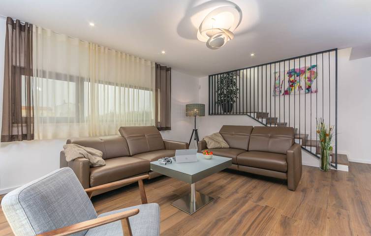 Villa pour 10 personnes, avec sauna et jardin ainsi que piscine et terrasse à Novigrad - 4