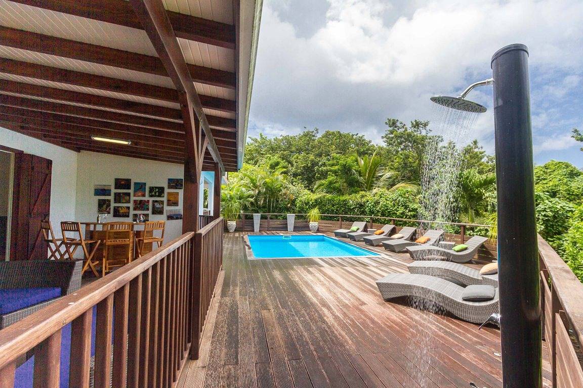 Villa Kyo, sans vis-à-vis, vue mer et montagne in Deshaies, Guadeloupe