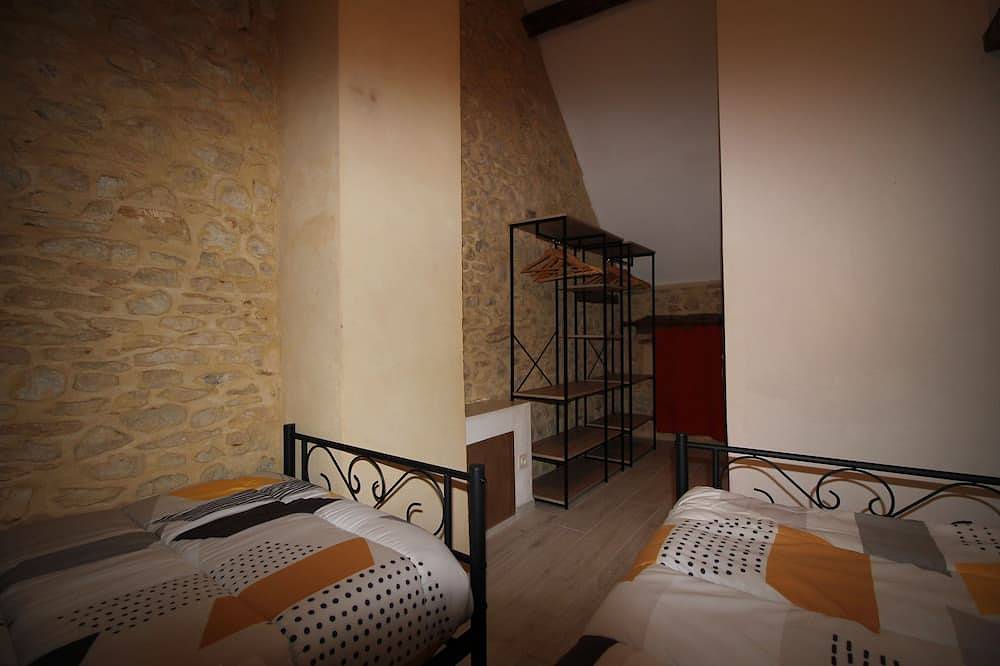 Holiday home 15 km from Sarlat, quiet, beautiful panorama, well located in Beynac-et-Cazenac, Périgord Noir