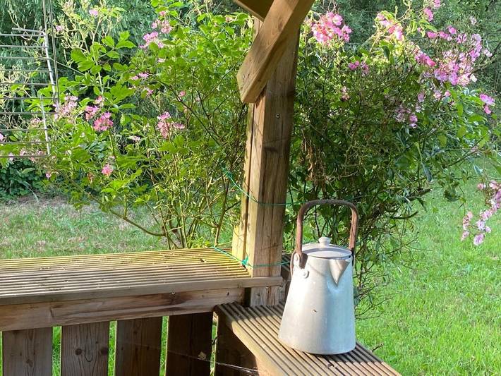 Tente pour 4 personnes, avec vue et sauna ainsi que piscine et jardin, animaux acceptés dans Allier - 4