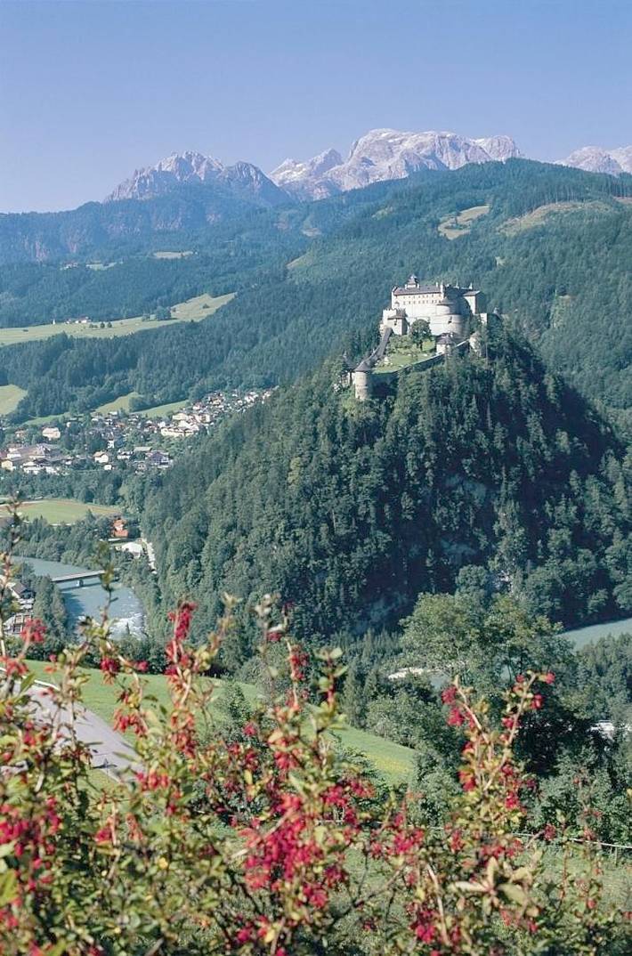 Hôtel pour 4 personnes, avec vue ainsi que terrasse et sauna, animaux acceptés à Werfen - 2