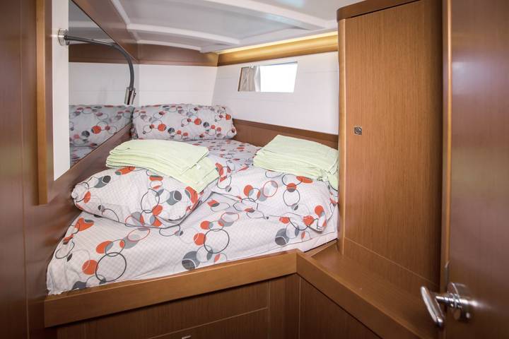Bateau pour 8 personnes dans Tivat - 2