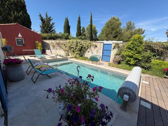 Location de vacances pour 8 personnes, avec vue ainsi que piscine et jardin à Lavérune - 2