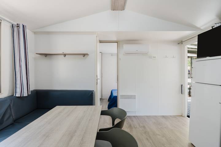 Mobile Home 'Deluxe Large' with Shared Pool, Wi-Fi and Air Conditioning in Mazara del Vallo, Mazara del Vallo Region
