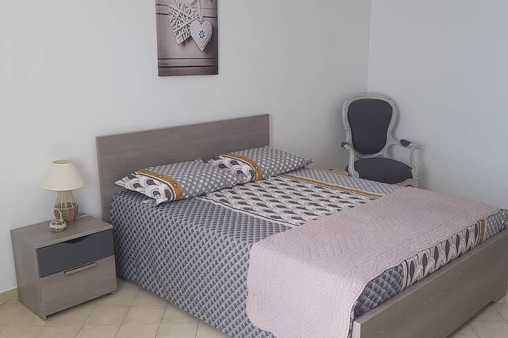 Gîte pour 4 personnes, avec balcon ainsi que piscine et jacuzzi à Fos-sur-Mer - 2