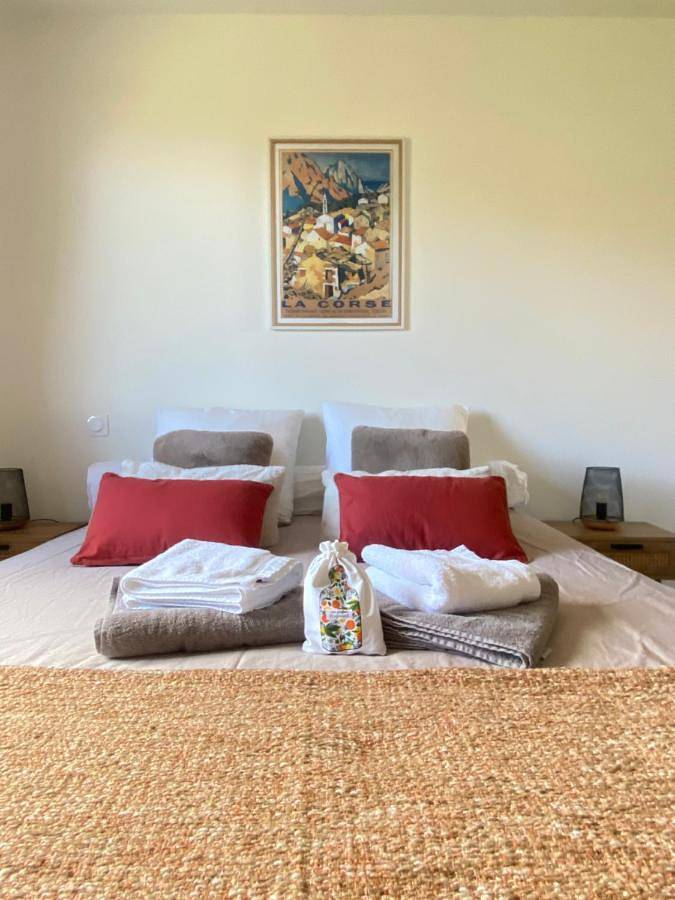 Appartement entier, One-Bedroom Apartment in Piana, Région d'Ajaccio