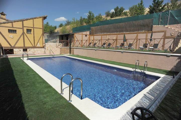 Casa rural para 2 personas, con Balcón y Terraza además de Jacuzzi y Piscina en Provincia de Guadalajara