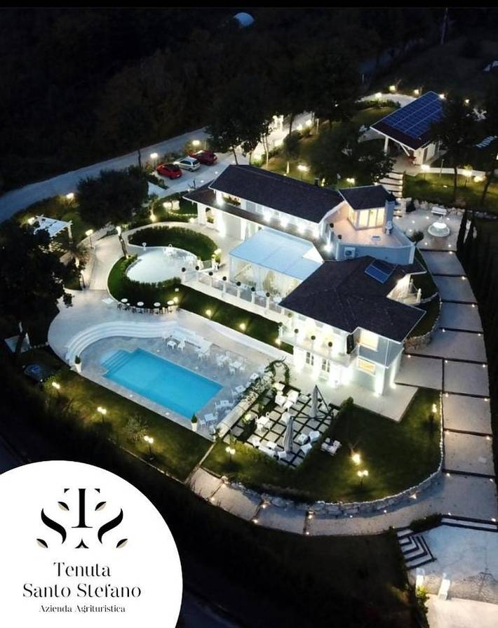 Agriturismo per 2 persone, con panorama e piscina nonché giardino, con animali domestici in Irpinia