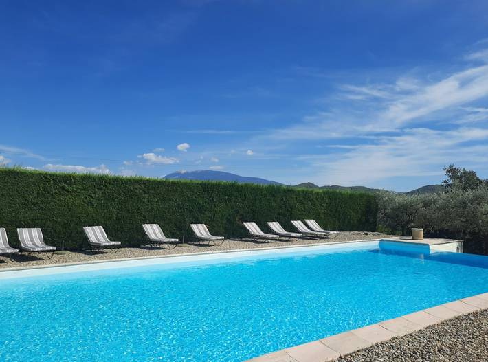 Location de vacances pour 2 personnes, avec jardin et piscine à Puyméras - 2