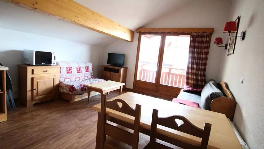 Gîte pour 4 personnes, avec Balcon et Piscine ainsi que Sauna et Vue à Puy-Saint-Vincent