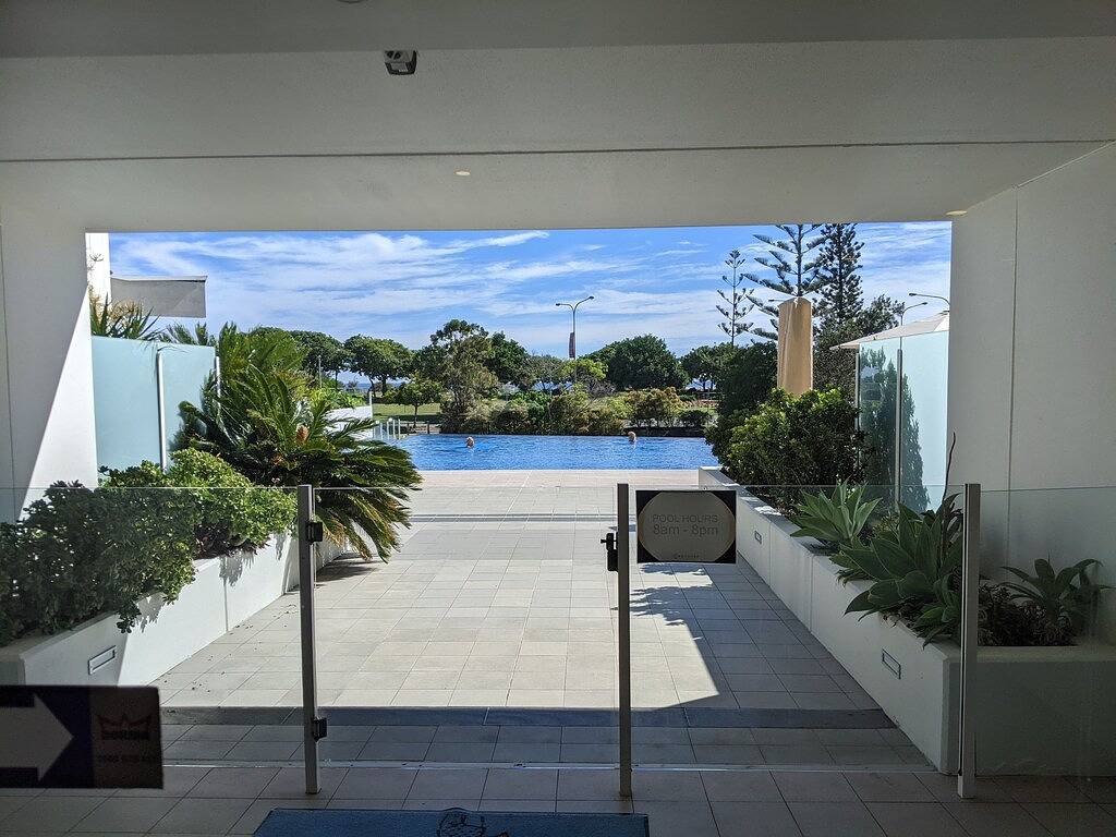 Ganze Wohnung, Luxury Beachside Courtyard resort apartment 2 br 2 bath Family sized, beach 1min in Kirra, Queensland