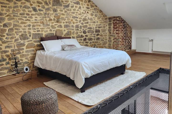 Location de vacances pour 6 personnes, avec jardin ainsi que jacuzzi et sauna dans Floing - 3