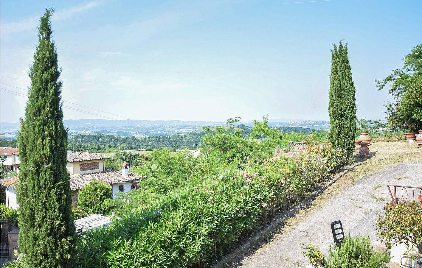 Luftige Gartenwohnung mit AC & Parkplatz in Palaia, Pisa Provinz