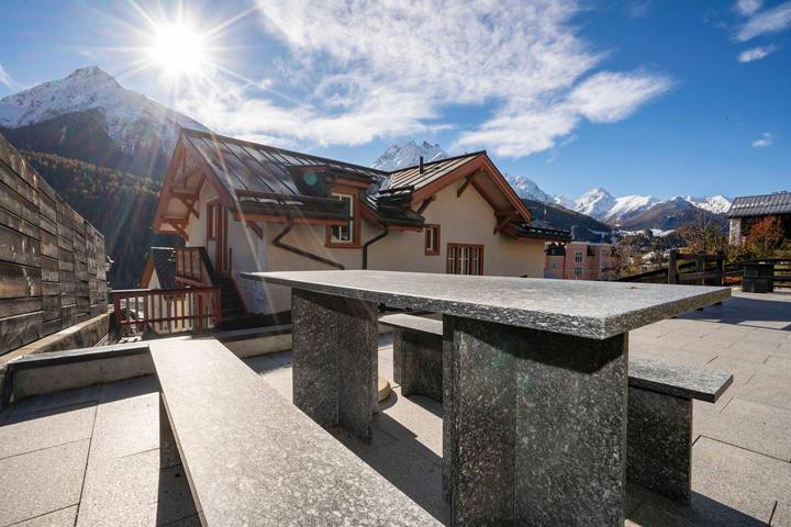Ferienwohnung für 8 Personen, mit Terrasse in Scuol