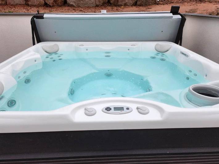 Maison de vacances pour 10 personnes, avec Jacuzzi et Terrasse ainsi que Jardin et Sauna