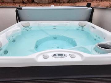 Gîte pour 10 personnes, avec sauna ainsi que jardin et jacuzzi à Pierre percée