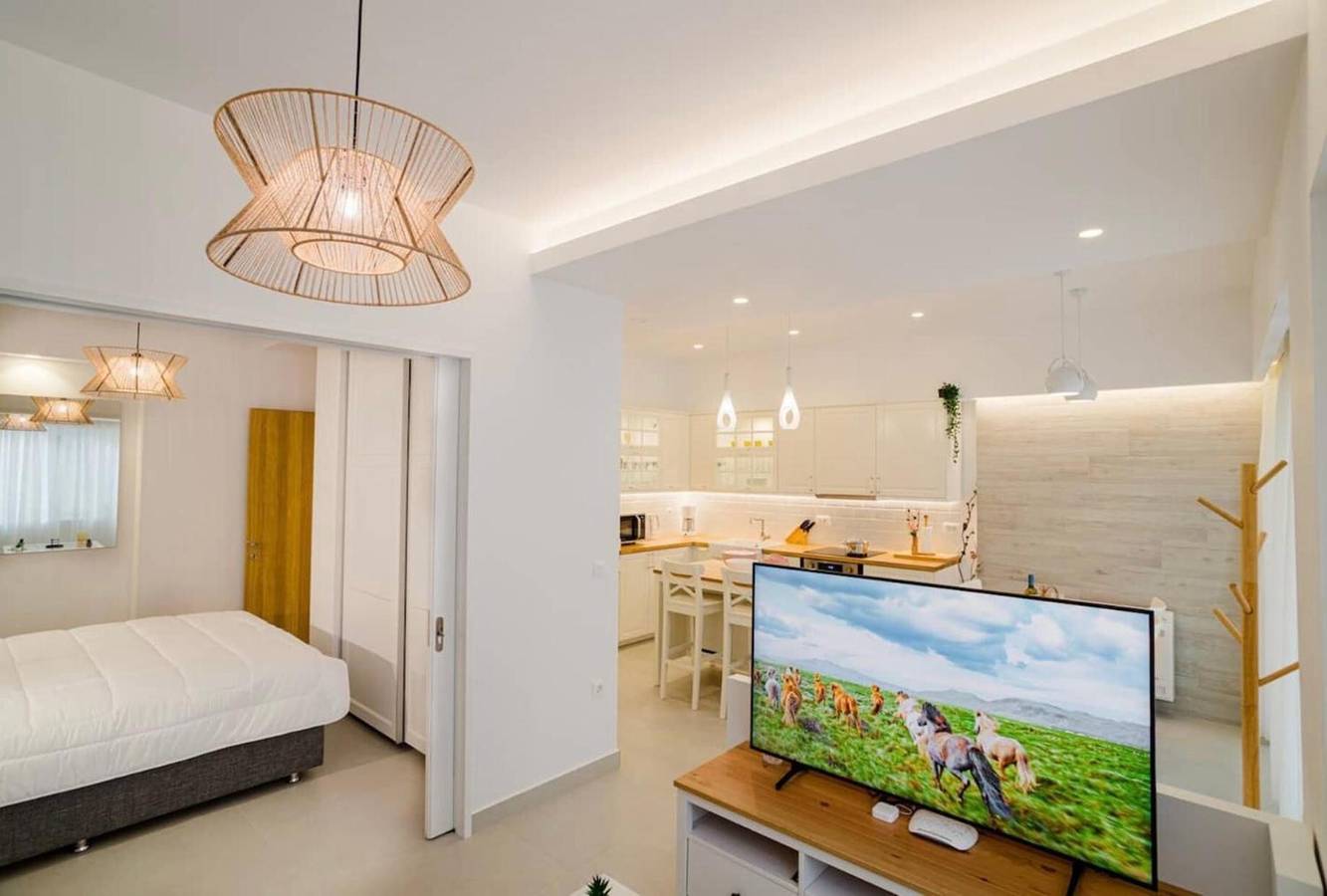 Geheel appartement, Appartement 'Old Town Luxury' met Privéterras, Wi-Fi en Airconditioning in Platia Diagora, Kos Stad