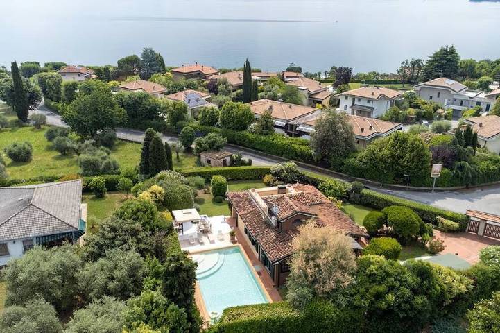 Villa per 7 persone, con idromassaggio e giardino, con animali domestici in Padenghe sul Garda