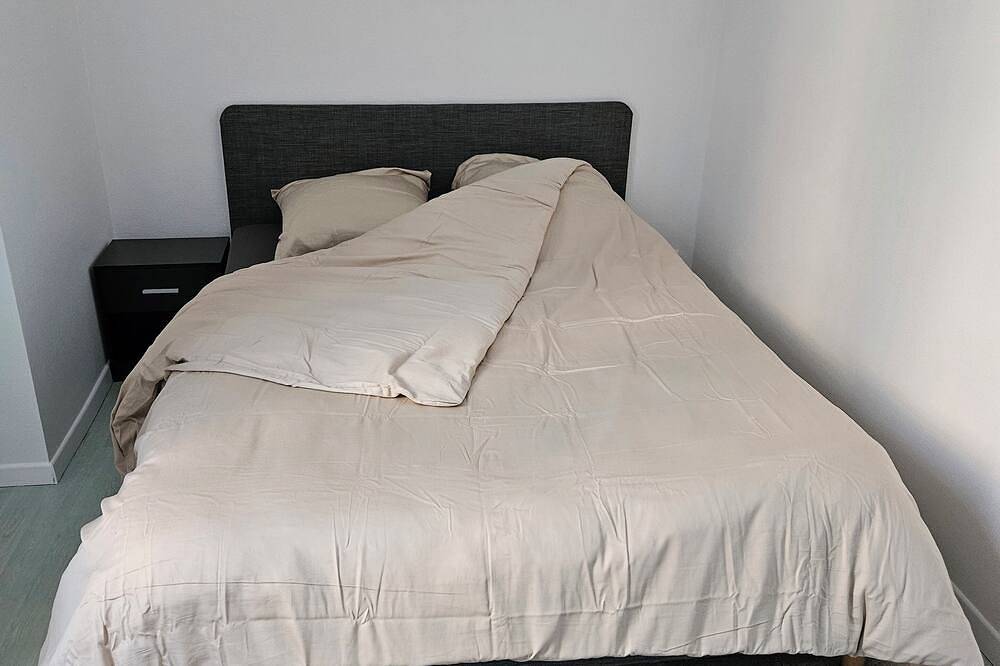 Entire apartment, Luxury T3 in town center in Oloron-Sainte-Marie, Béarn