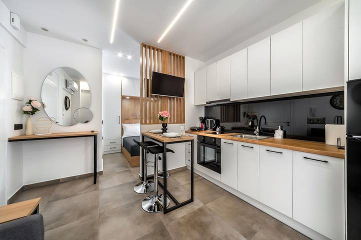 Entire apartment, Kostantina Studio with Balcony in Iraklio-Heraklio region