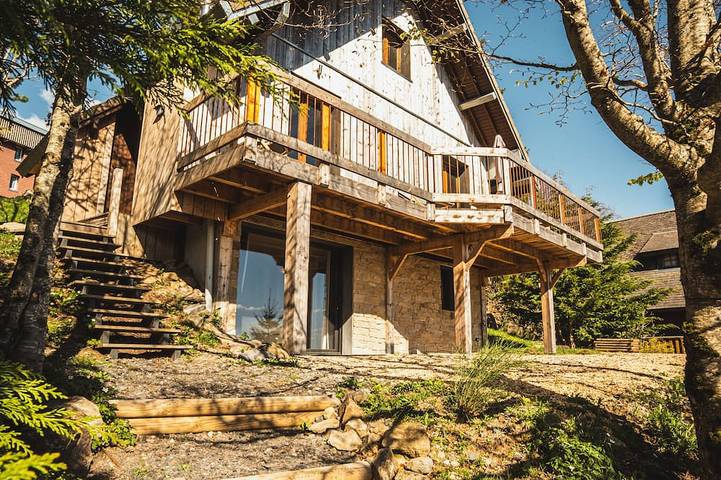 Chalet pour 8 personnes, avec jardin et balcon dans Super Besse