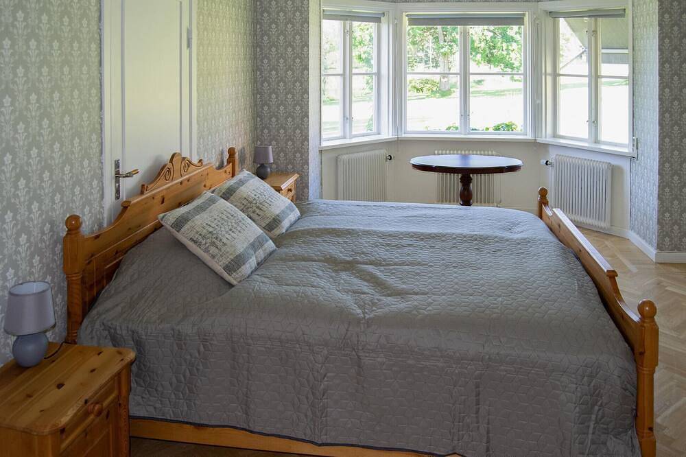 Cozy home in Norberg with house sea view in Norberg, Västmanland