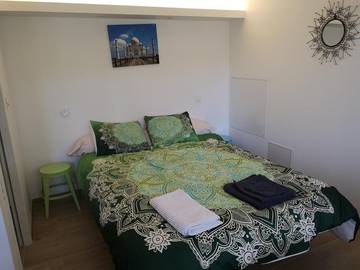 Gîte pour 4 personnes, avec jardin et vue dans Naveil