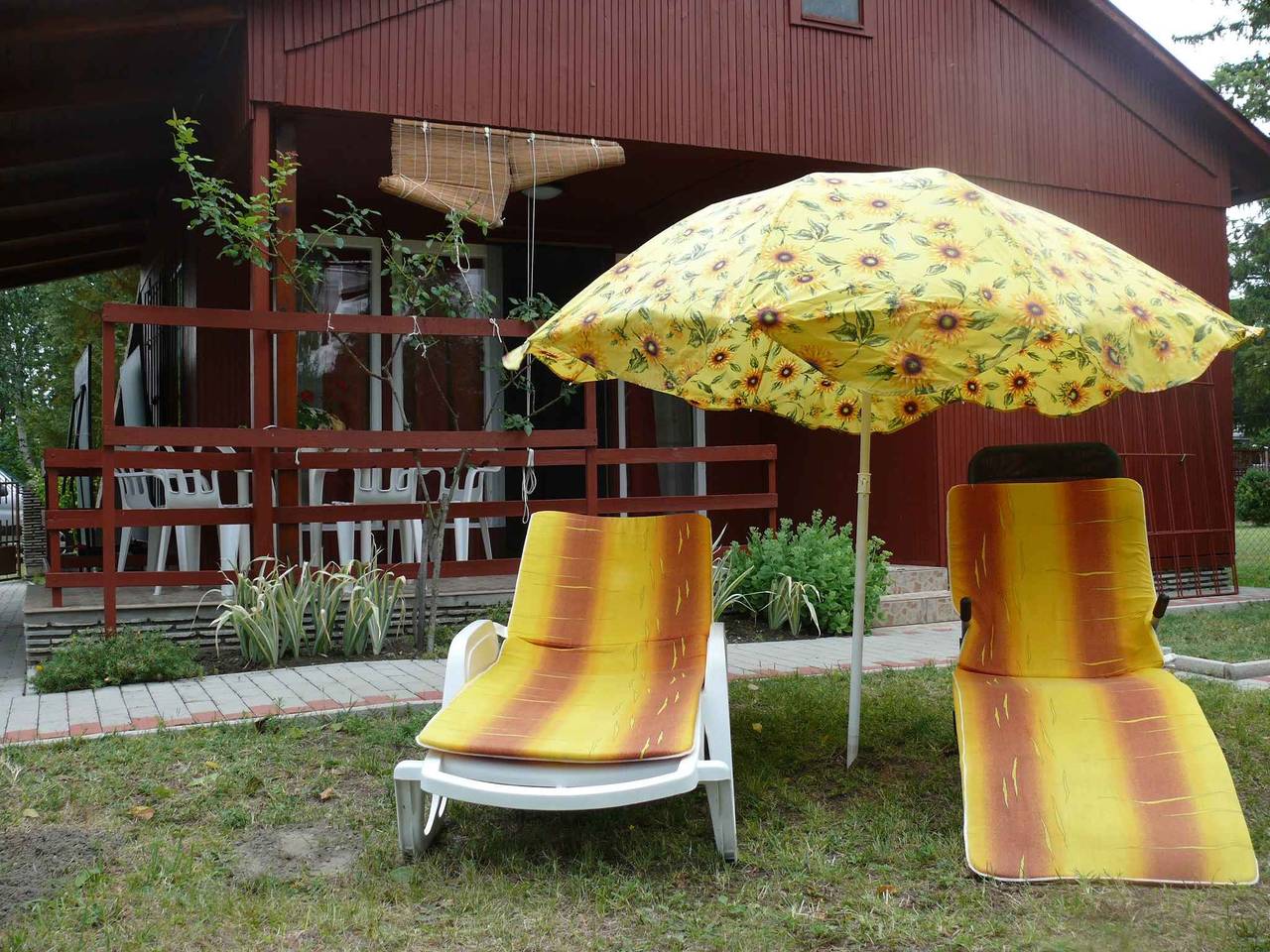 Ferienhaus mit einem großen Garten in Balatonmariafürdö, Plattensee Südufer
