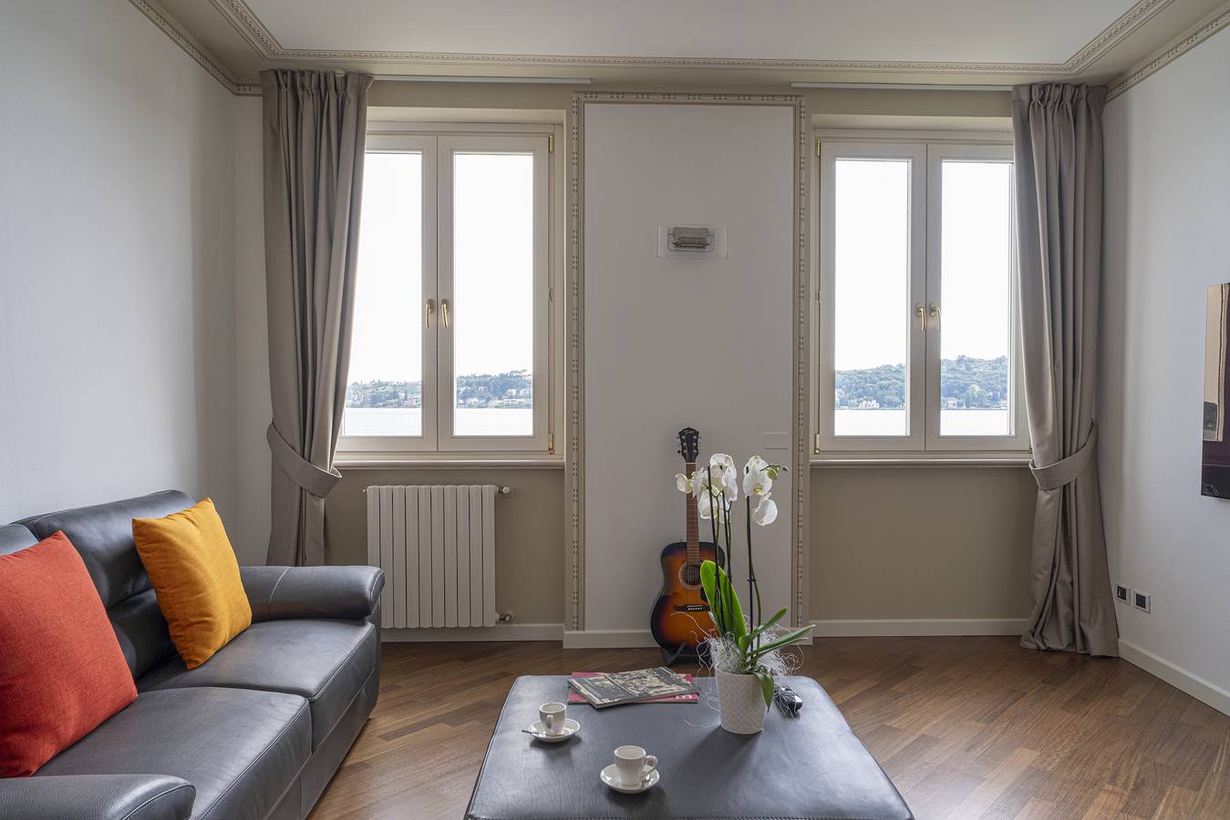 Appartement entier, Appartement 'La Gioconda' avec vue sur le lac, Wi-Fi et climatisation in Salò, Montagnes autour du lac de Garde