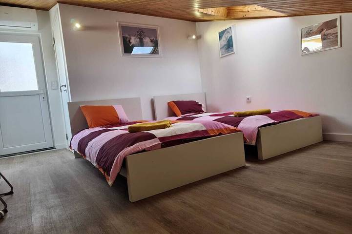 Charming 1-bedroom house with Ac in lovely Peniche and a swimming pool. in Peniche, Leiria District