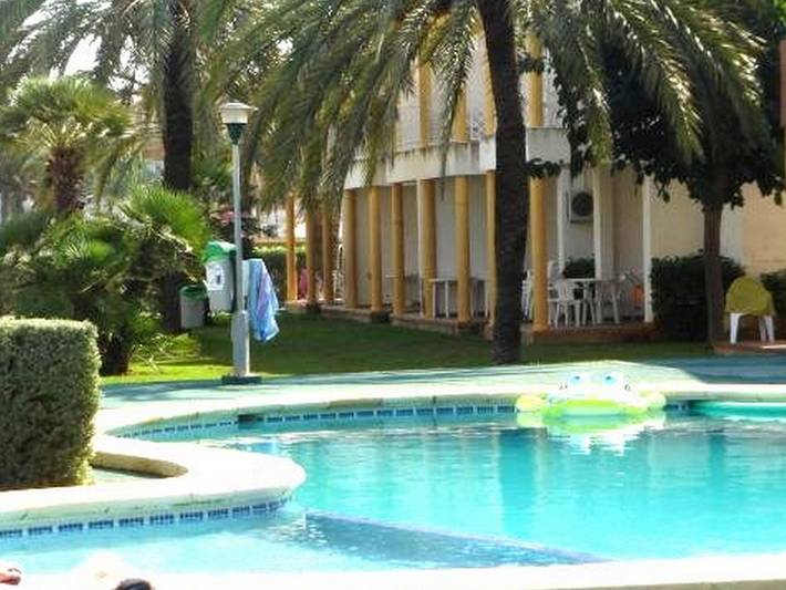 Bungalow para 4 personas, con Balcón y Terraza además de Jardín y Piscina en Dénia