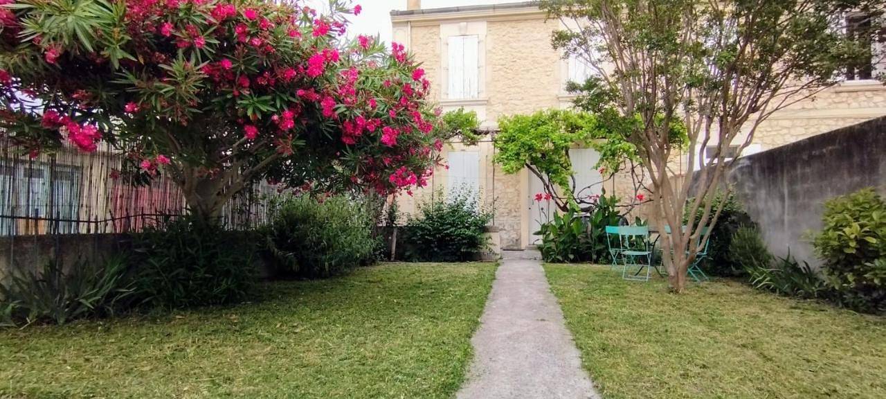 Villa Jardin fleuri in Avignon, Vaucluse