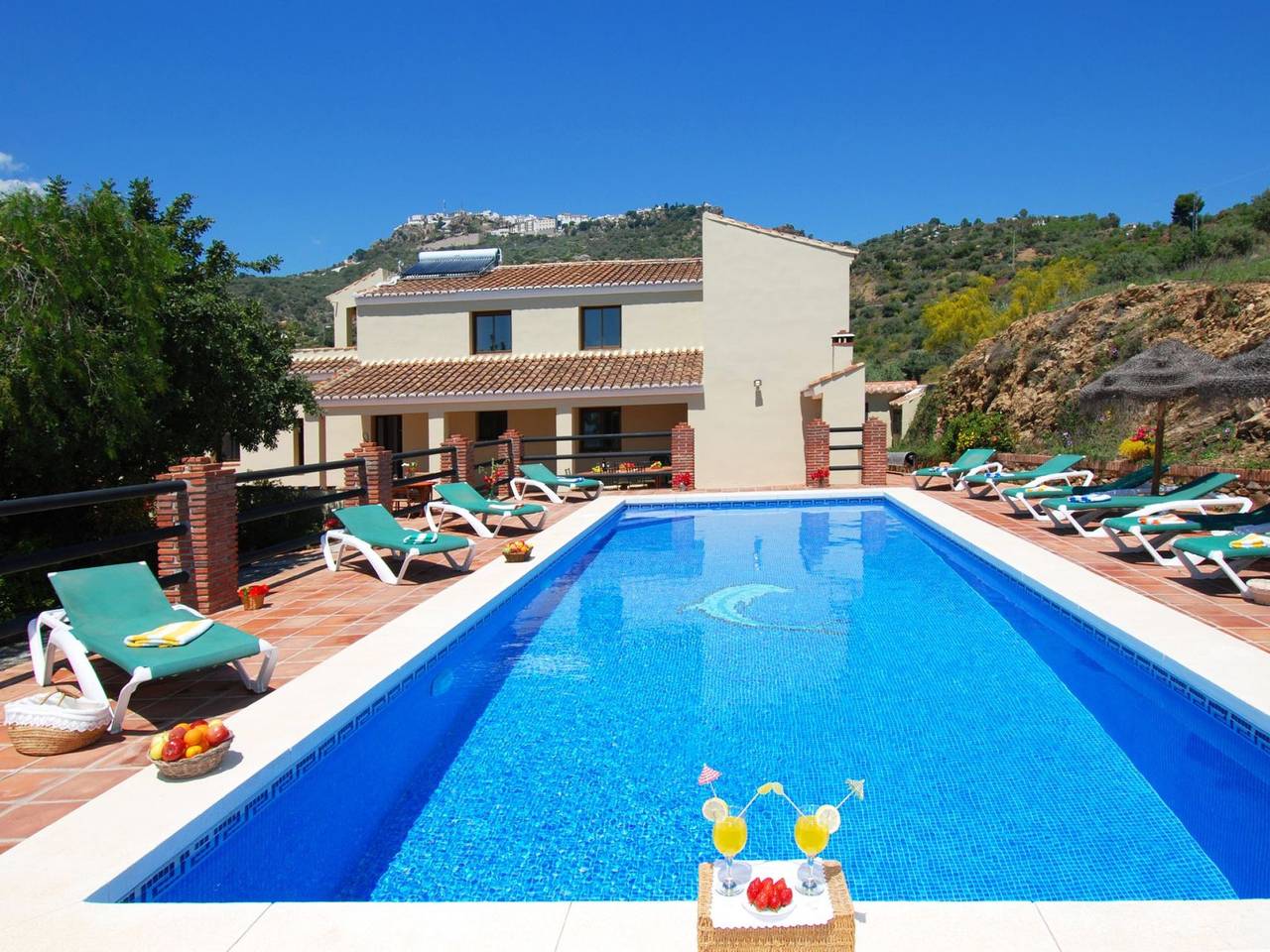 Villa Los Poyatos, beheizter Pool, Wifi, Ac,Bbq in Comares, Provincia de Málaga