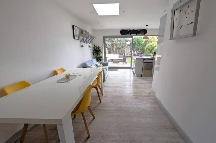 Holiday home for 5 people, with garden and hot tub as well as terrace - 1