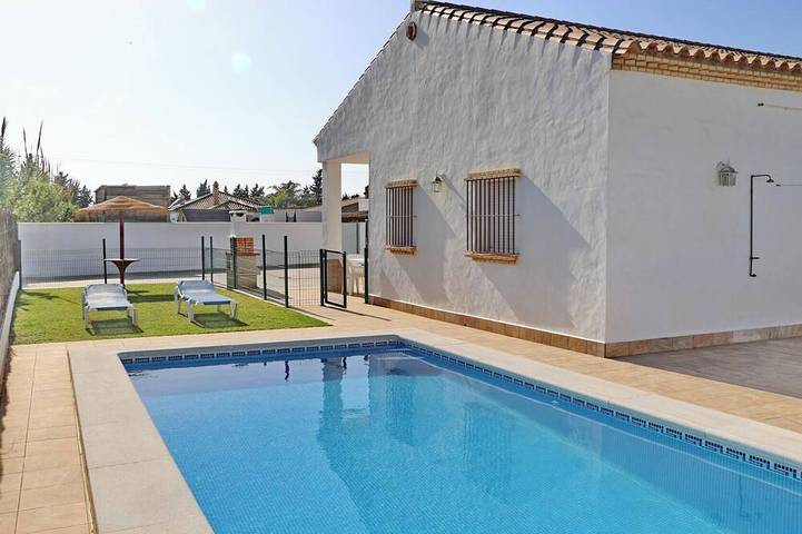 Chalet für 5 Personen, mit Pool und Garten in Conil de la Frontera
