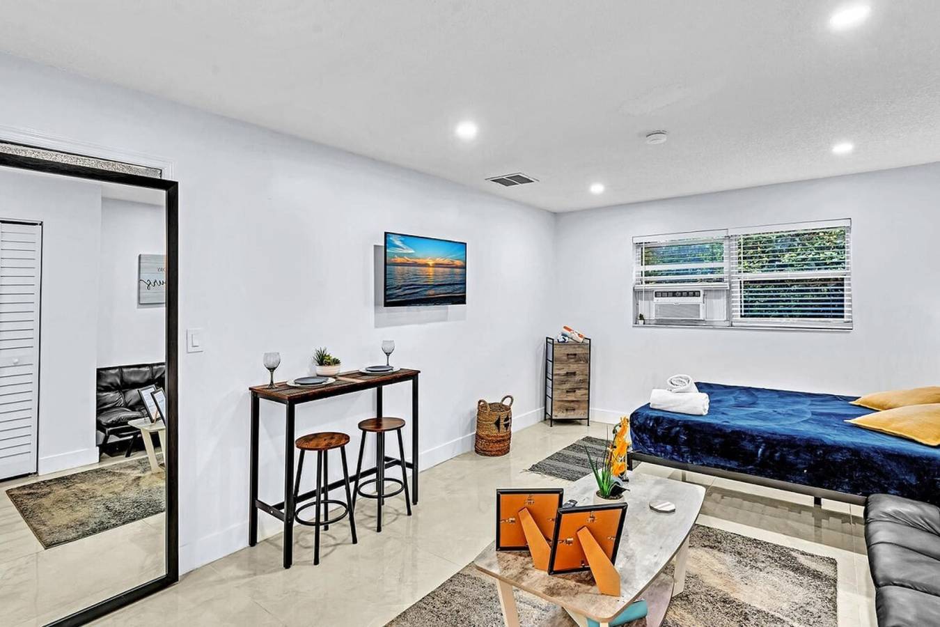 Hollywood Large Studio Close to Beach & Casino Lb3 in Hollywood (Florida), Broward County